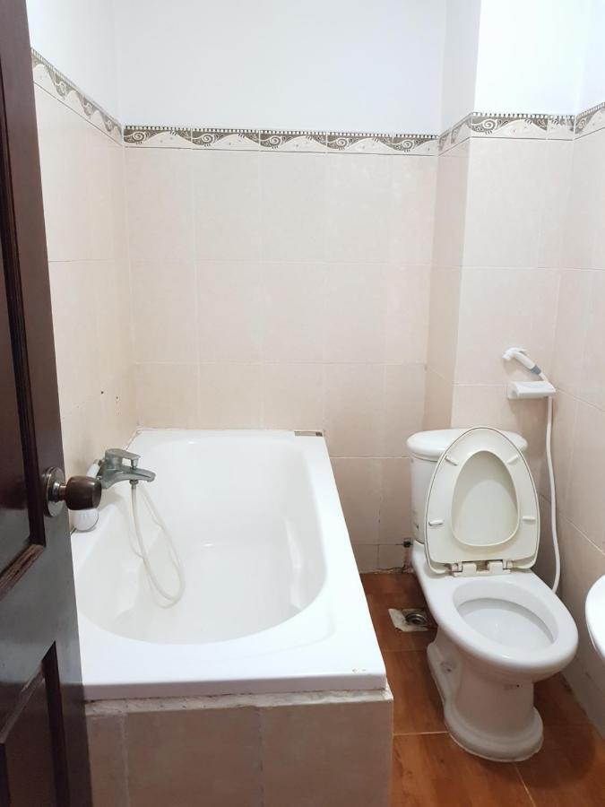Khách sạn Khach San Nhat Quynh Anh *